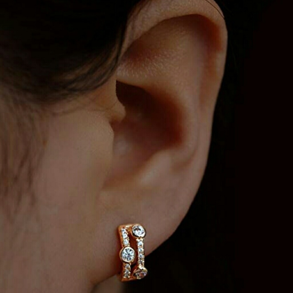 M1  NEW Brilliant Gold Mini Hoop Earrings